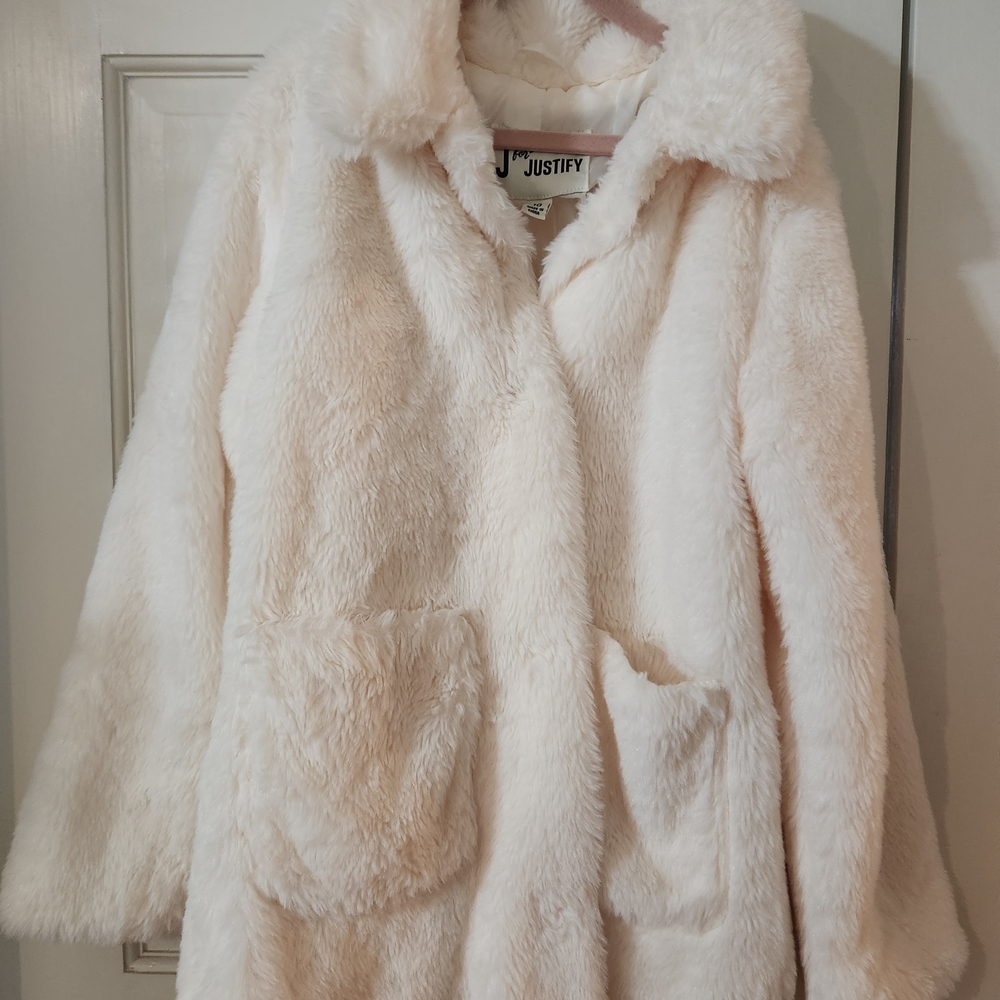 Childrens (Girls Size 10) Cream Faux Fur Coat - Picture 2 of 8